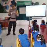 Polisi Sahabat Anak, Bhabinkamtibmas Desa Manduang Isi Kelas Inspirasi di TK Negeri Manduang
