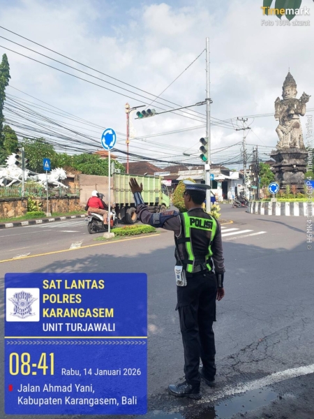 Personil Lantas Laksanakan Gatur Pagi Demi Ketertiban Dan Kelancaran Arus Lalin Di Ktl 1 Subagan