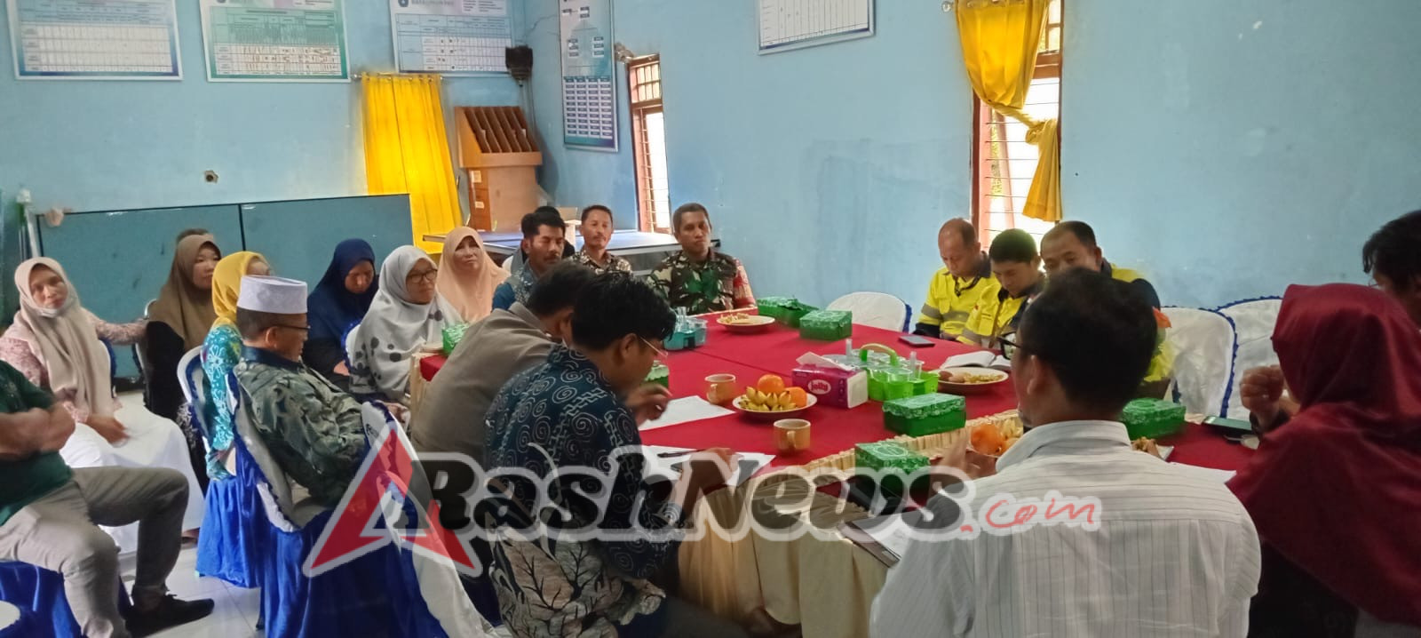Cegah Banjir, Babinsa Bersama Forkopimcam Gelar Diskusi di Desa Sekongkang Atas