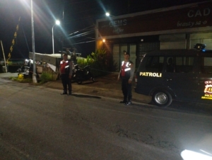Jaga Stabilitas Kamtibmas, Samapta Polsek Abiansemal Hadir Lewat Patroli Subuh