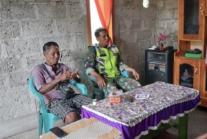 Pendekatan Humanis Babinsa di Manunain A, Perkuat Kesadaran Warga Soal Cuaca Buruk