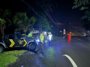 Polsek Selemadeg barat Gelar Patroli Malam Pantau Keamanan wilayah Cegah Gangguan Kamtibmas