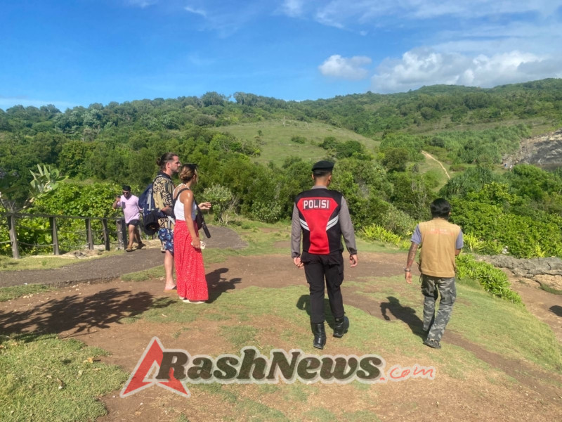 Unit Samapta Polsek Nusa Penida Amankan Obyek Wisata Broken Beach.