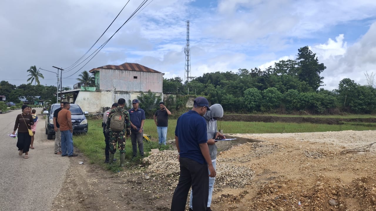 Wujud Pendampingan Wilayah, Babinsa Dampingi Petugas BPN di Sumba Tengah