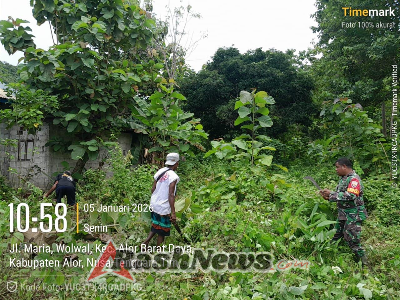 Wujud Kepedulian TNI, Babinsa Wolwal Barat Aktif Dukung Pembangunan Koperasi Desa