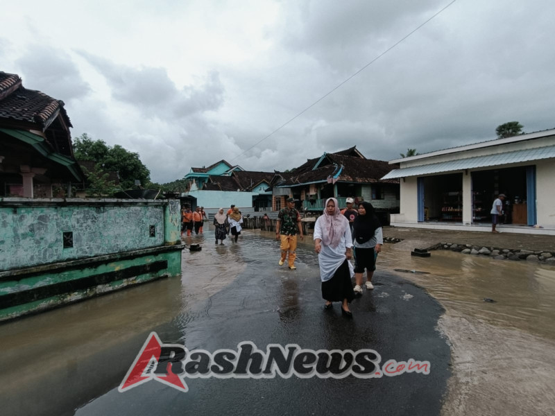 Pemerintah Kecamatan Sekongkang Bersama BPBD Lakukan Peninjauan Banjir di Desa Tongo