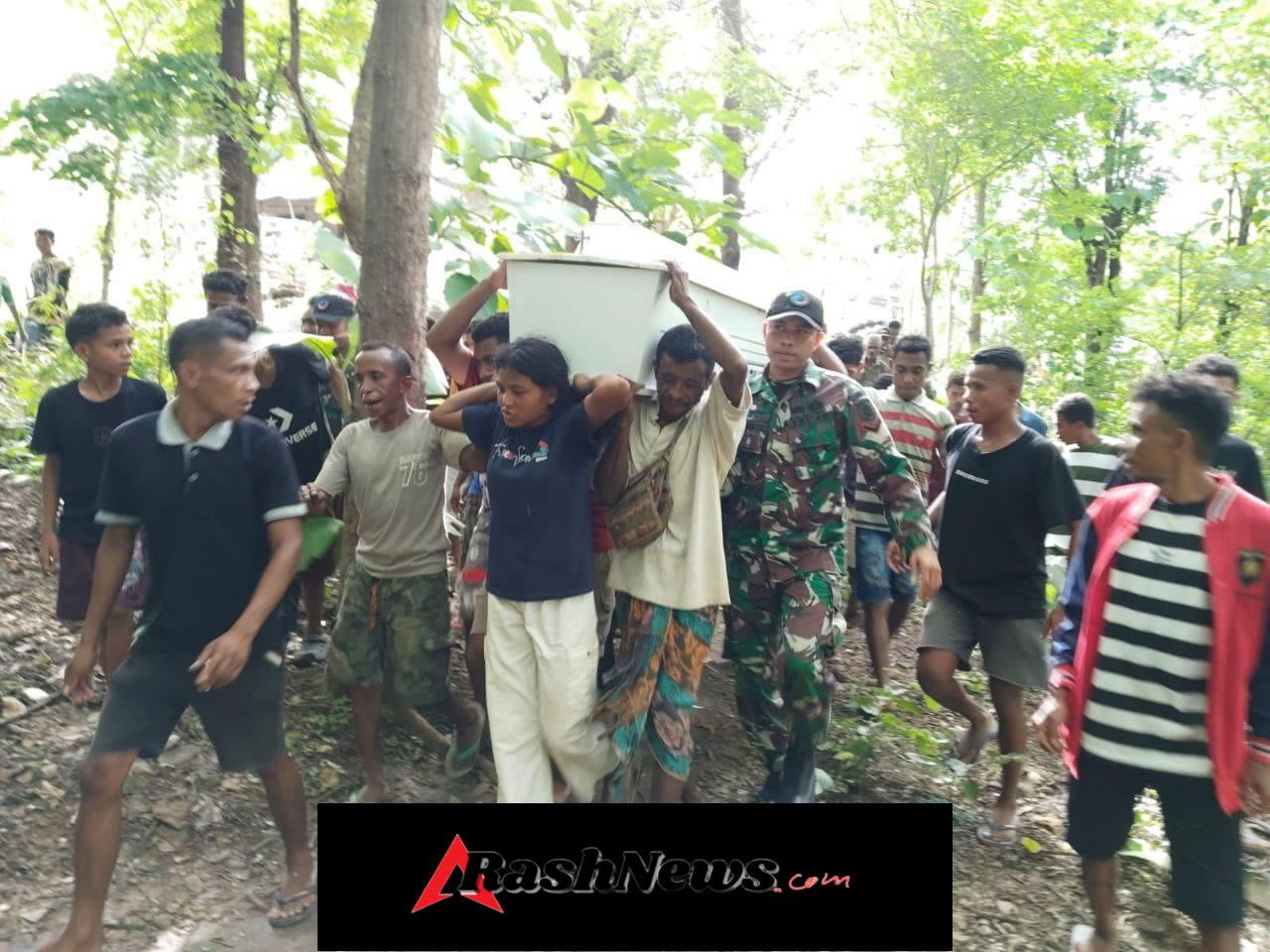 Kepedulian Satgas Pamtas Yonarhanud 2 Kostrad Beri Bantuan Prosesi Pemakaman Warga