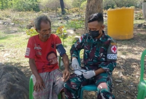 Satgas Pamtas Yonarhanud 2 Kostrad Adakan Kesehatan Keliling Bagi Masyarakat