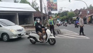 Polsek Abiansemal Fokuskan Pengaturan Lalu Lintas Sore Di Titik Strategis