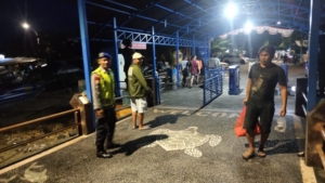 Gelar Patroli Malam Di Kawasan Pesisir Serangan Satpolairud Polresta Denpasar Jaga Kamtibmas