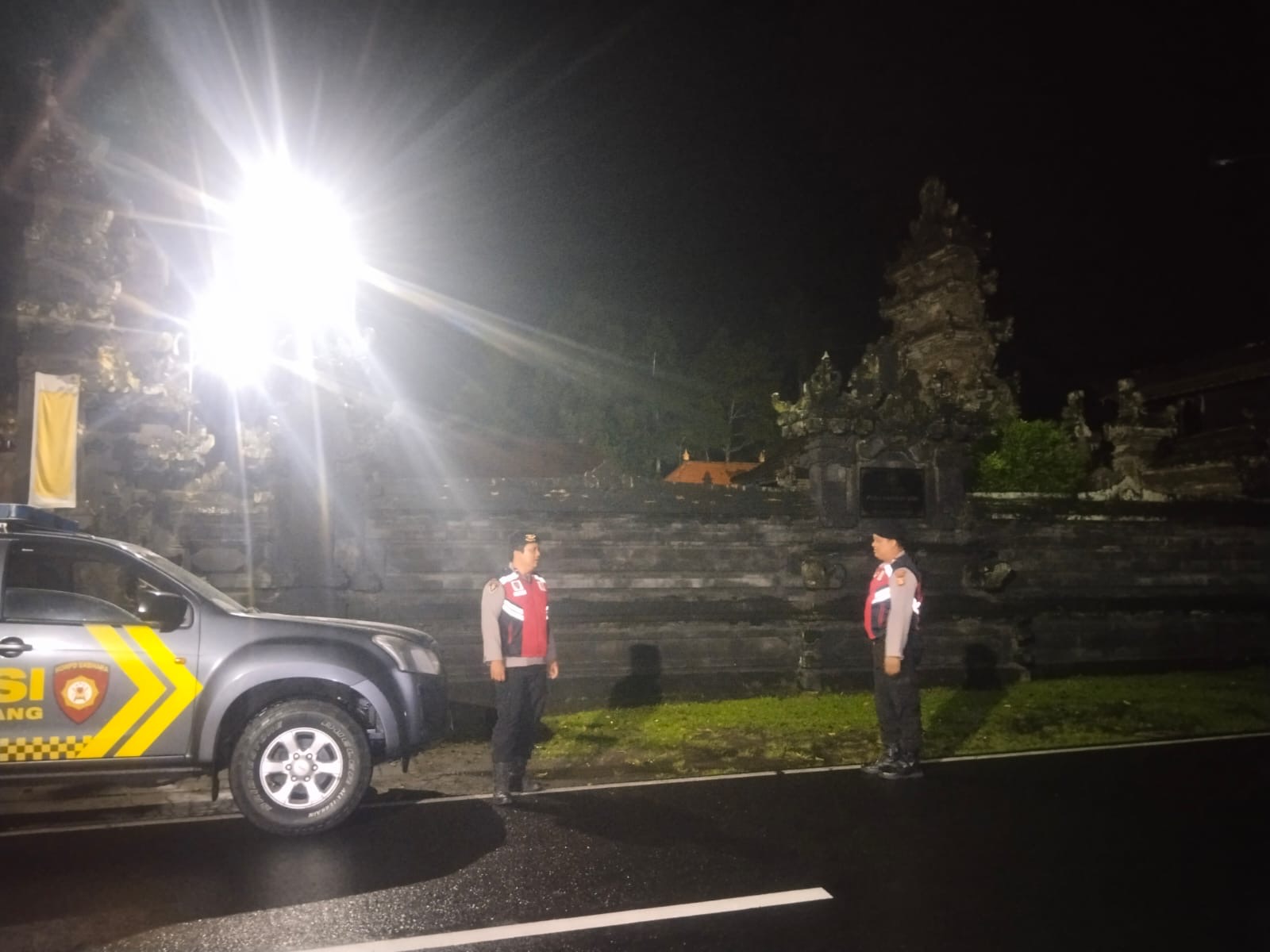 Patroli Dini Hari Polsek Petang, Antisipasi C3 dan Jaga Kamtibmas