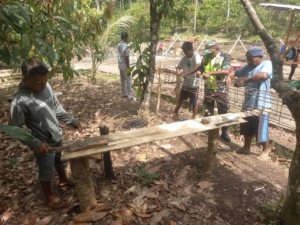 Karya Bakti Babinsa di Desa Embundoa Berjalan Aman dan Lancar