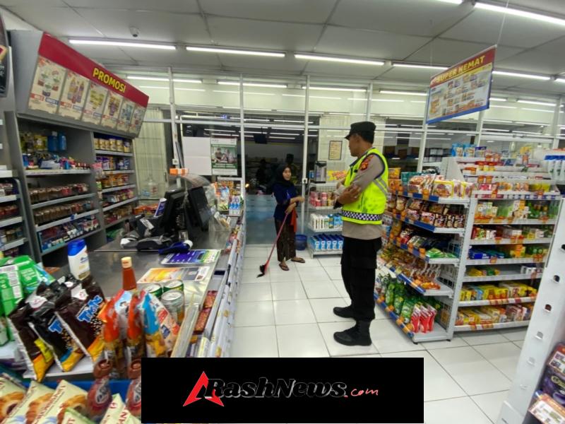 Polsek Selemadeg barat Gelar Blue light patrol Pantau Keamanan wilayah Cegah Gangguan Kamtibmas