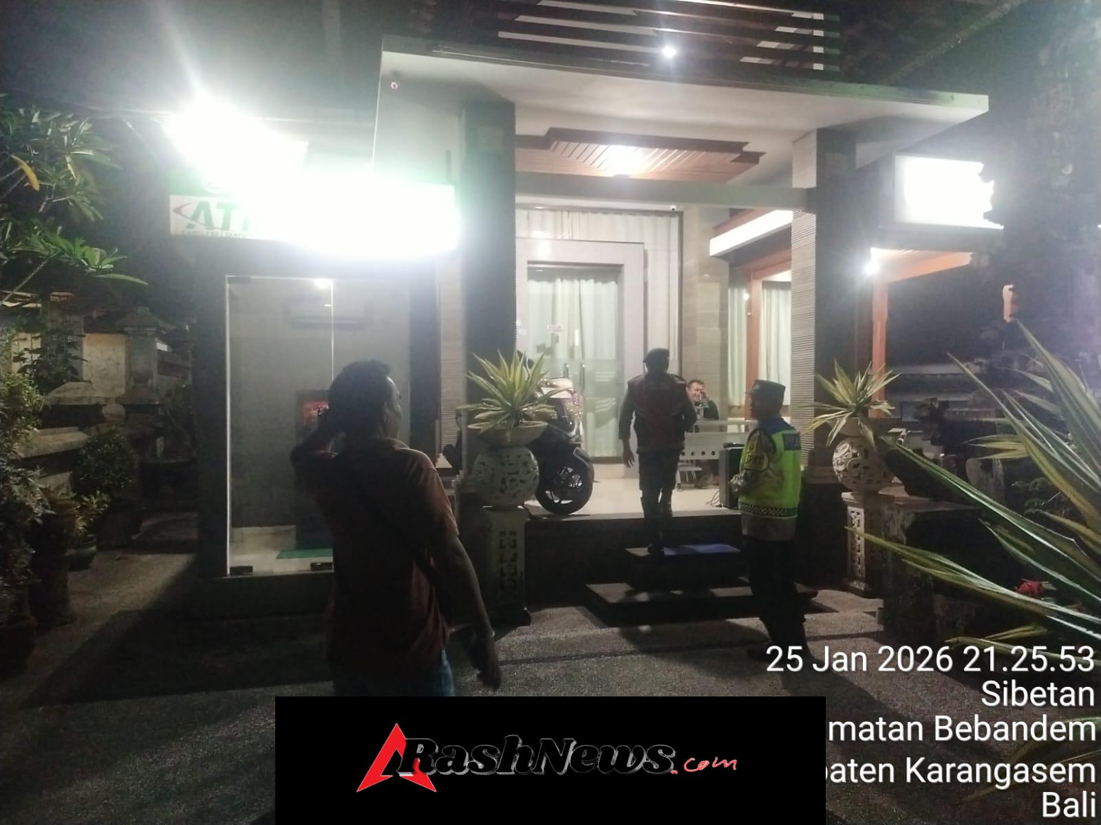 Kanit Intel Polsek Bebandem Pimpin Patroli Blue Light Patrol