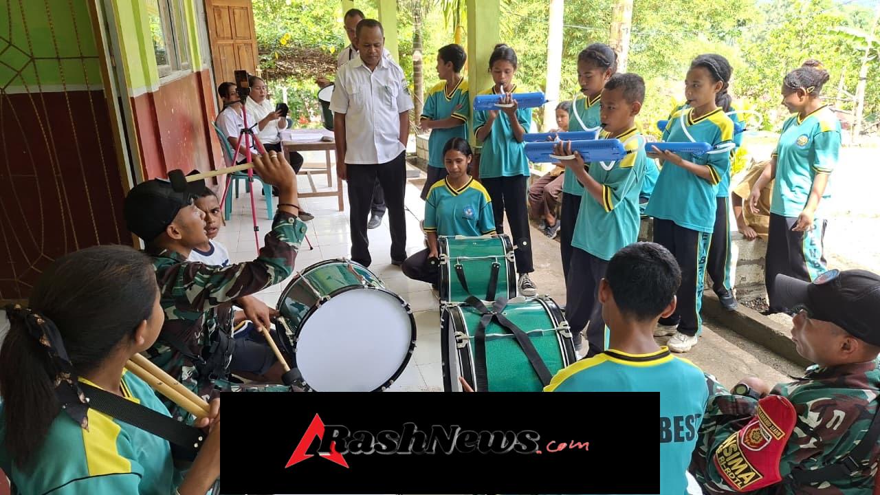 Latih Keterampilan, Satgas Pamtas Yonarhanud 2 Kostrad Beri Pelatihan Drumband di Perbatasan