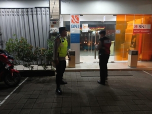 Piket Fungsi Polsek Kediri Dipimpin Pawas Laksanakan Blue Light Patrol (BLP)