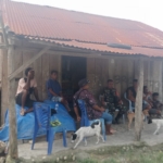 Babinsa Hadir di Tengah Warga, Serka Ramli Laksanakan Komsos Kamtibmas