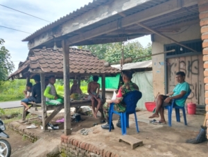 Sinergi Babinsa dan Warga Ciptakan Lingkungan Aman dan Kondusif