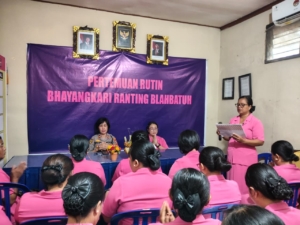Kapolsek Blahbatuh Hadiri Dan Berikan Arahan Pada Pertemuan Rutin Bhayangkari Ranting Blahbatuh