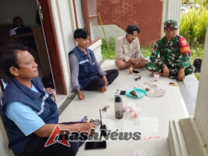 Babinsa Lampok Ajak Petugas UPB Jaga Keamanan Bendungan Tiu Suntuk