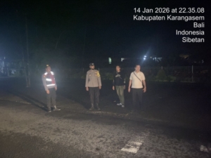 Jaga Kamtibmas Tetap Kondusif, Polsek Bebandem Intensifkan Blue Light Patrol