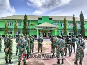 Dipimpin Dandim 1627/Rote, Apel Siaga Tahun Baru Dirangkai Pembagian Rompi TNI AD