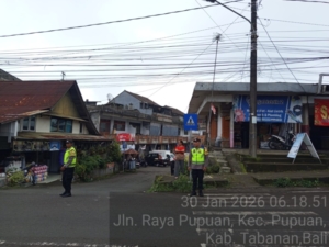 Polsek Pupuan Laksanakan Kegiatan Strong Point Guna Menjaga Keamanan dan Kelancaran Lalu Lintas