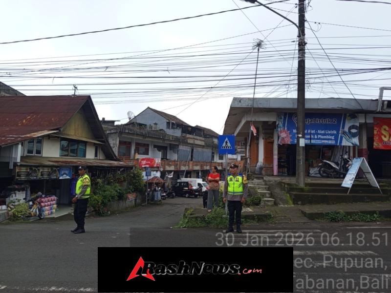 Polsek Pupuan Laksanakan Kegiatan Strong Point Guna Menjaga Keamanan dan Kelancaran Lalu Lintas