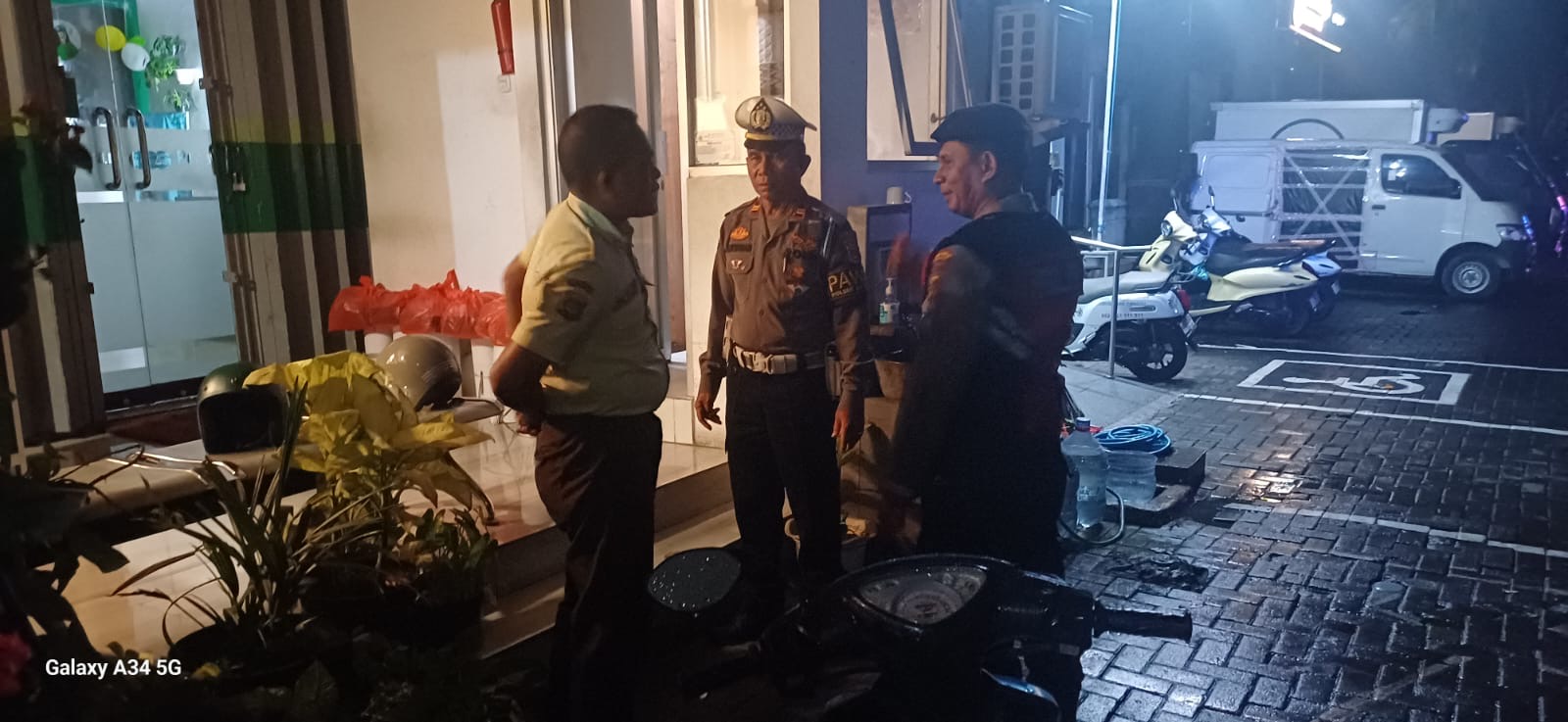 Polsek Kuta Utara Patroli Jelang Subuh Susuri Jalan Raya Canggu