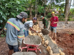 Sinergi TNI dan Pemerintah Desa, Pembangunan Koperasi Desa Merah Putih Dikawal Babinsa