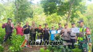 Babinsa Wanagiri Dukung Pelestarian Hutan dan Sumber Mata Air Lewat Aksi Penanaman Pohon
