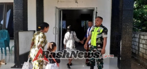 Babinsa Koramil 1627-01/Ba’a Amankan Ibadah Tahun Baru 2026