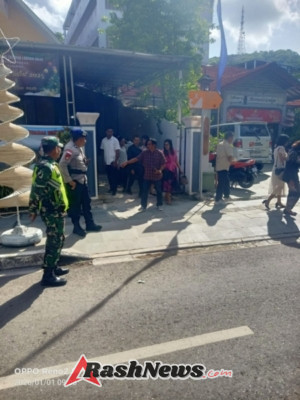 Ciptakan Rasa Aman, Babinsa Koramil 1630-01/Komodo Kawal Ibadah Natal dan Tahun Baru 2026