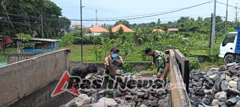 Dandim Klungkung Kerahkan Prajurit Bantu Percepatan Operasional KDKMP Desa Selat
