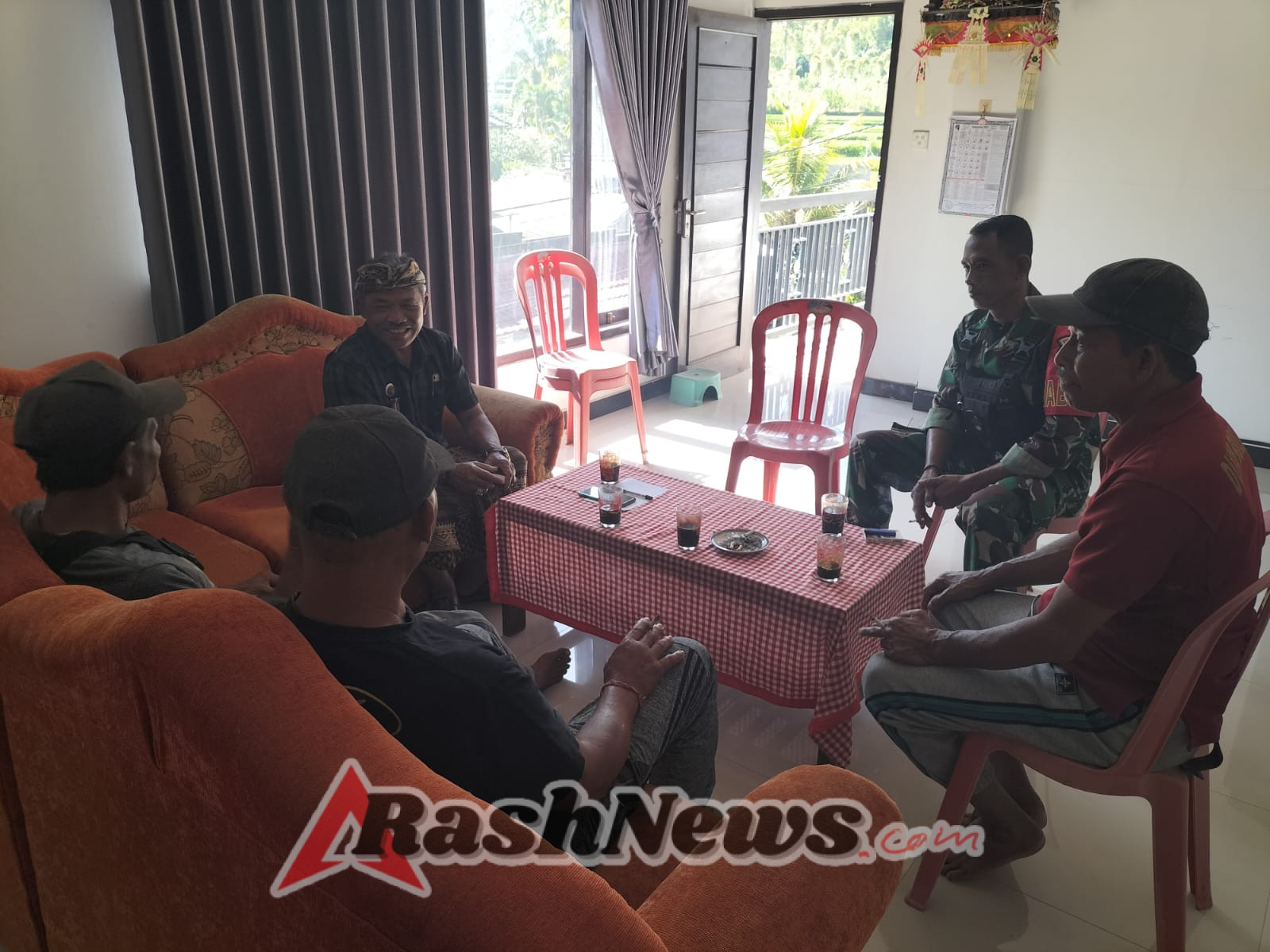 Turun ke Kelurahan, Babinsa Umejero Laksanakan Komsos, Perkuat Deteksi Dini Lewat Peran Tokoh Masyarakat