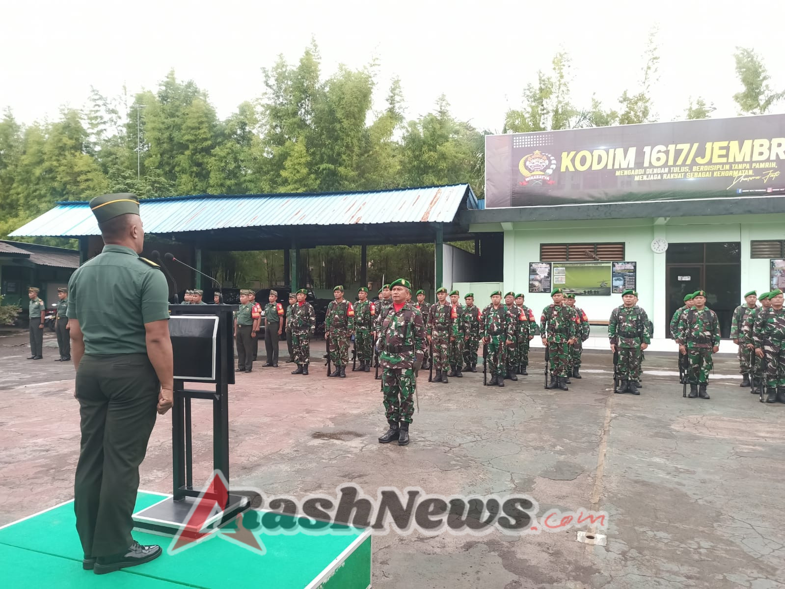 Jaga Nilai Sapta Marga, Anggota Kodim 1617/Jembrana Gelar Upacara Bendera Merah Putih
