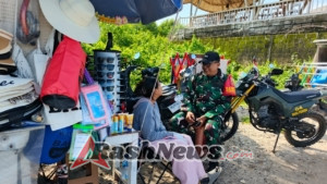 Sasar Pedagang Aksesoris, Babinsa Ped Serap Aspirasi Dan Beri Motivasi