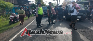 Babinsa Sertu Putu Eka Amankan Upacara Pengabenan Alm. I Ketut Bagiastra di Banjar Dinas Kayuputih