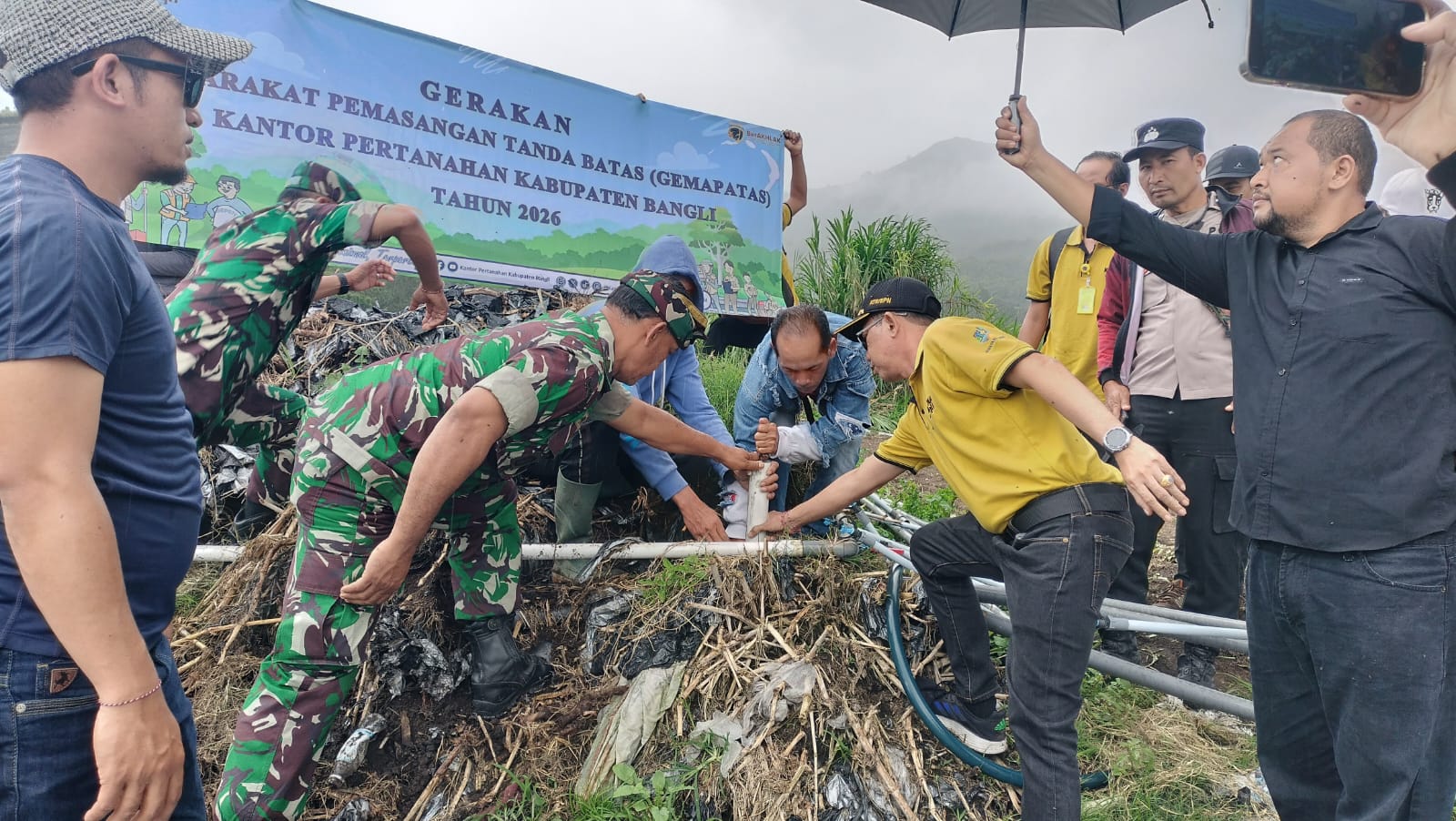 Dekat dengan Masyarakat, Kasdim 1626/Bangli Kawal GEMAPATAS Banjar Dalem