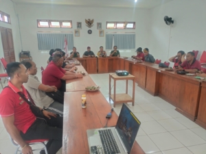 Bangun Komunikasi Dua Arah, Danramil 1609-07/Busungbiu Galang Sinergi Forkopimcam dan Tokoh Masyarakat