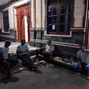 Babinsa Selisihan Bersinergi Gelar Patroli Malam, Pastikan Kamtibmas Aman Di Jam Rawan