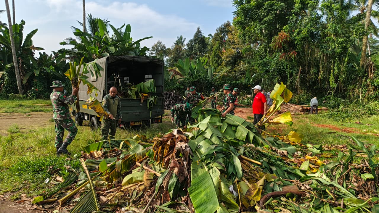 Kodim 1626/Bangli Turut Sukseskan Program Pemerintah Lewat Karya Bakti Pembersihan Lahan KDKMP