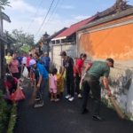 Kolaborasi TNI Dan Pemdes Ciptakan Lingkungan Bersih, Babinsa Selisihan Gelar Aksi Bersih-Bersih