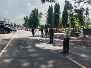 Hadir di Tengah Masyarakat, Babinsa Pejarakan Pastikan Kegiatan Mendak di Banjar Dinas Goris Berjalan Lancar