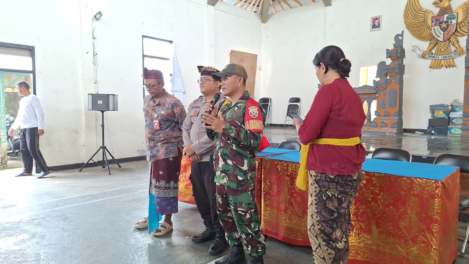 Sinergi Babinsa–Polri Warnai Bhakti Sosial Maha Surya Motor untuk Warga Banjar Jawa