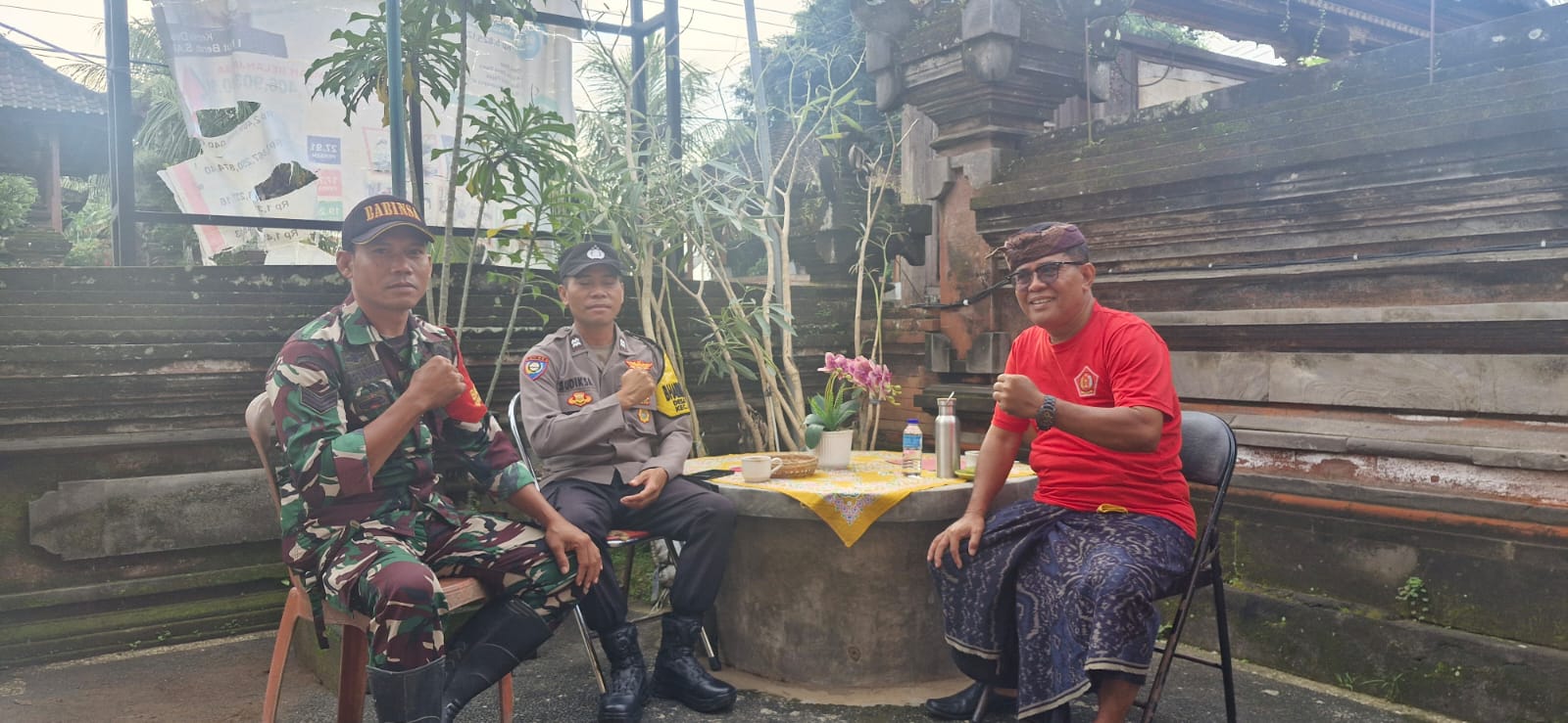 Babinsa dan Bhabinkamtibmas Siangan Ikuti Peringatan Hari Desa Nasional dengan Khidmat