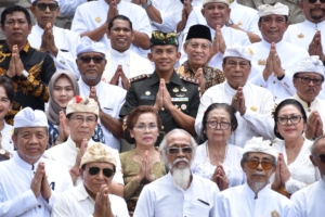 Doa bersama untuk negeri dari Bali Utara untuk Nusantara di Pura Penyusuan penegil dharma, Desa Kubutambahan, Kecamatan Kubutambahan, Kabupaten Buleleng dipuput oleh Ida Pedanda Gde Oka Manuaba dari Grya Manuaba Kubutambahan