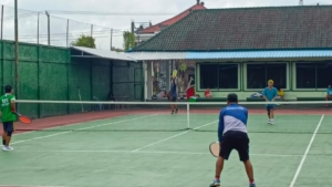 Tenis Lapangan Bersama, Dandim Klungkung Perkuat Sinergi Dan Silahturahmi