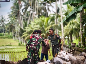 Komitmen Dukung Ekonomi Kerakyatan, Dandim 1616/Gianyar Pantau Pembangunan Koperasi Merah Putih
