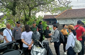 Babinsa Samplangan Hadir di Tengah Masyarakat, Pastikan Pendataan DTSEN Berjalan Lancar